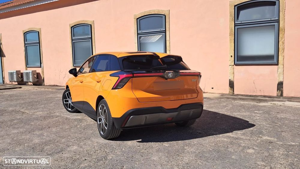 MG MG4 64 kWh Luxury - 11