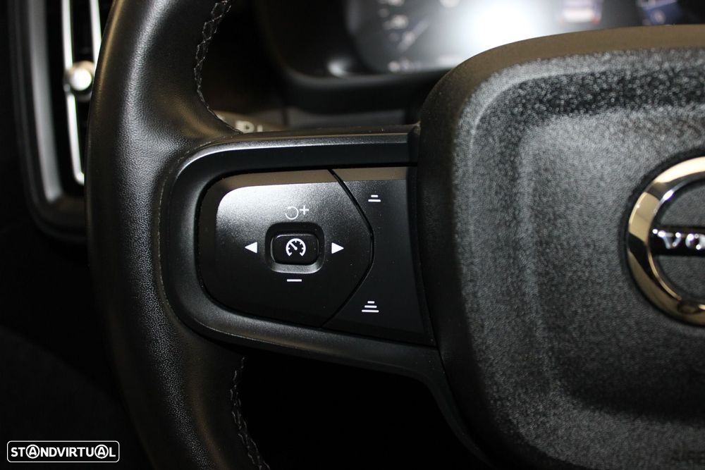 Volvo XC 40 1.5 T2 Momentum Core - 12