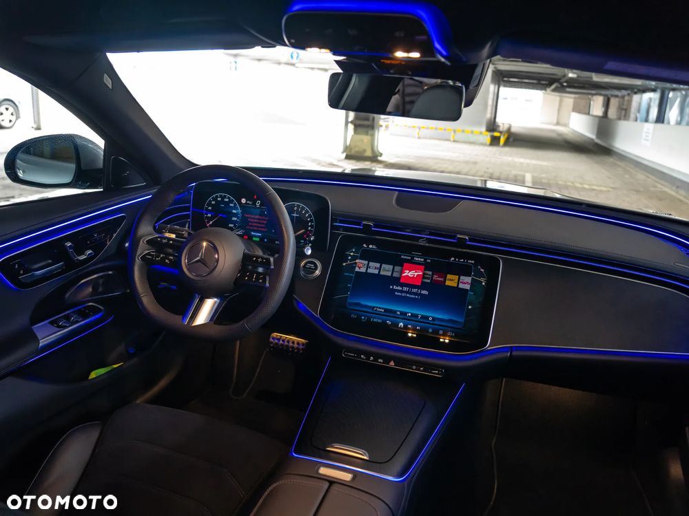 Mercedes-Benz Klasa E 300e 4Matic 9G-TRONIC AMG Line NIGHT Edition - 39