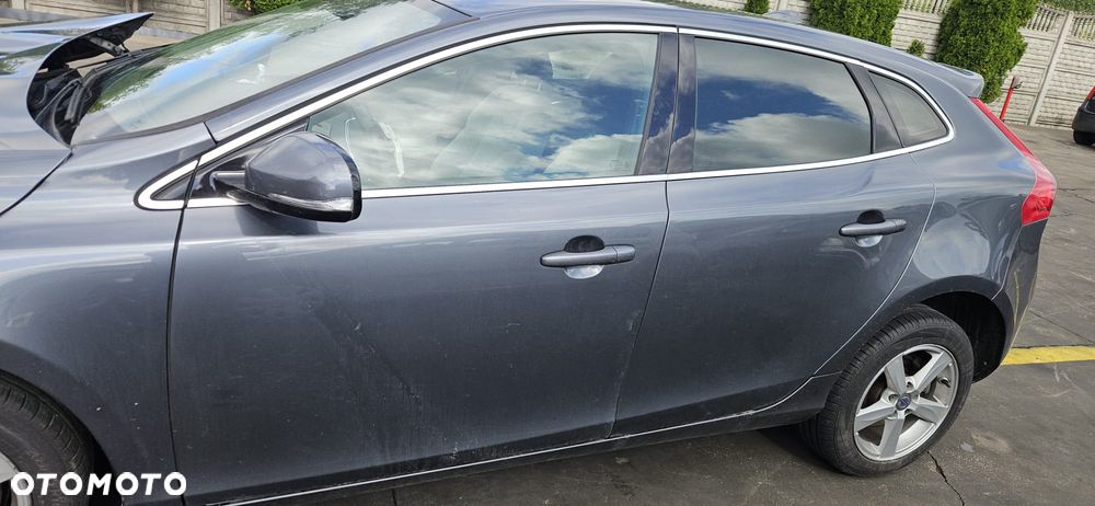VOLVO V40 II 12 - 16 2.0 D5204T6 - HAK HOLOWNICZY BELKA KULA - 6