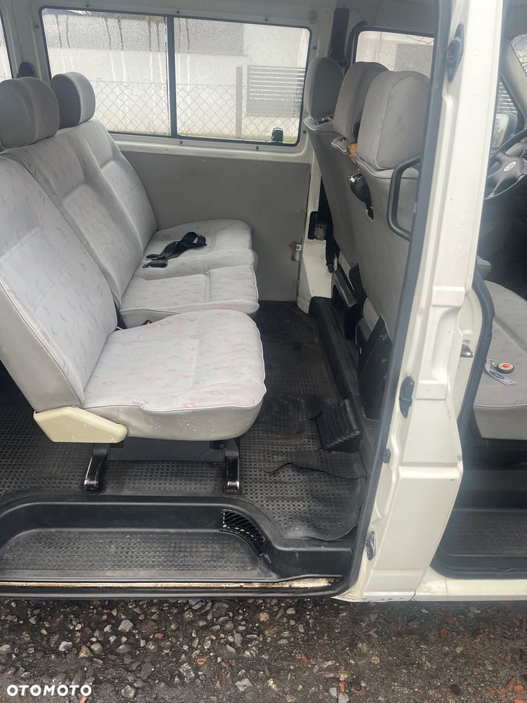 Volkswagen Caravelle Basis / CL - 6