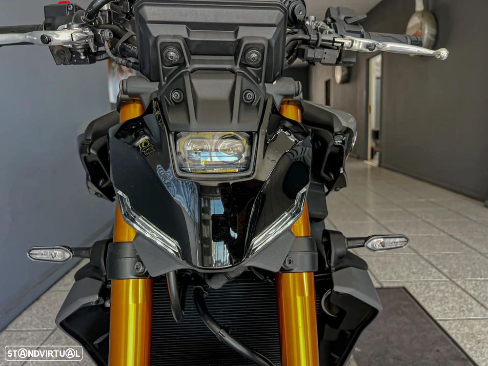 Yamaha MT-09 - 4