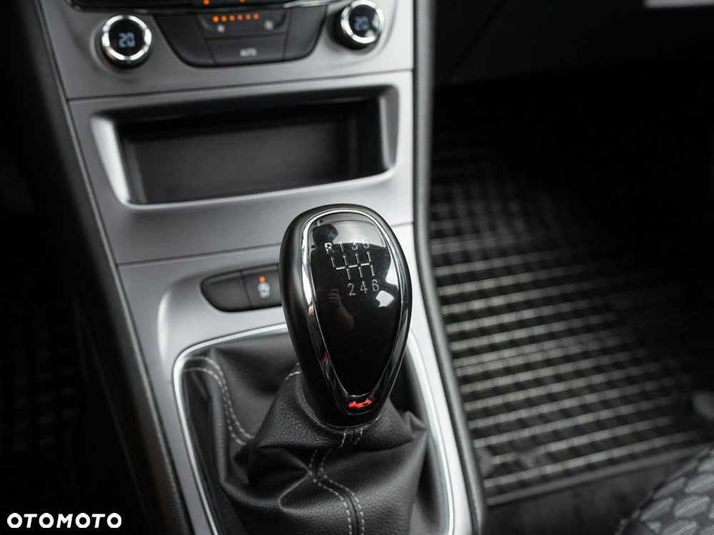 Opel Astra - 16