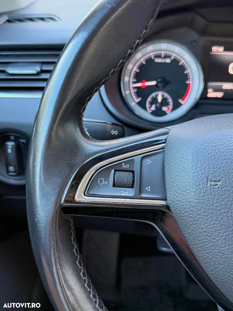 Skoda Octavia 1.6 TDI DSG Ambition - 25