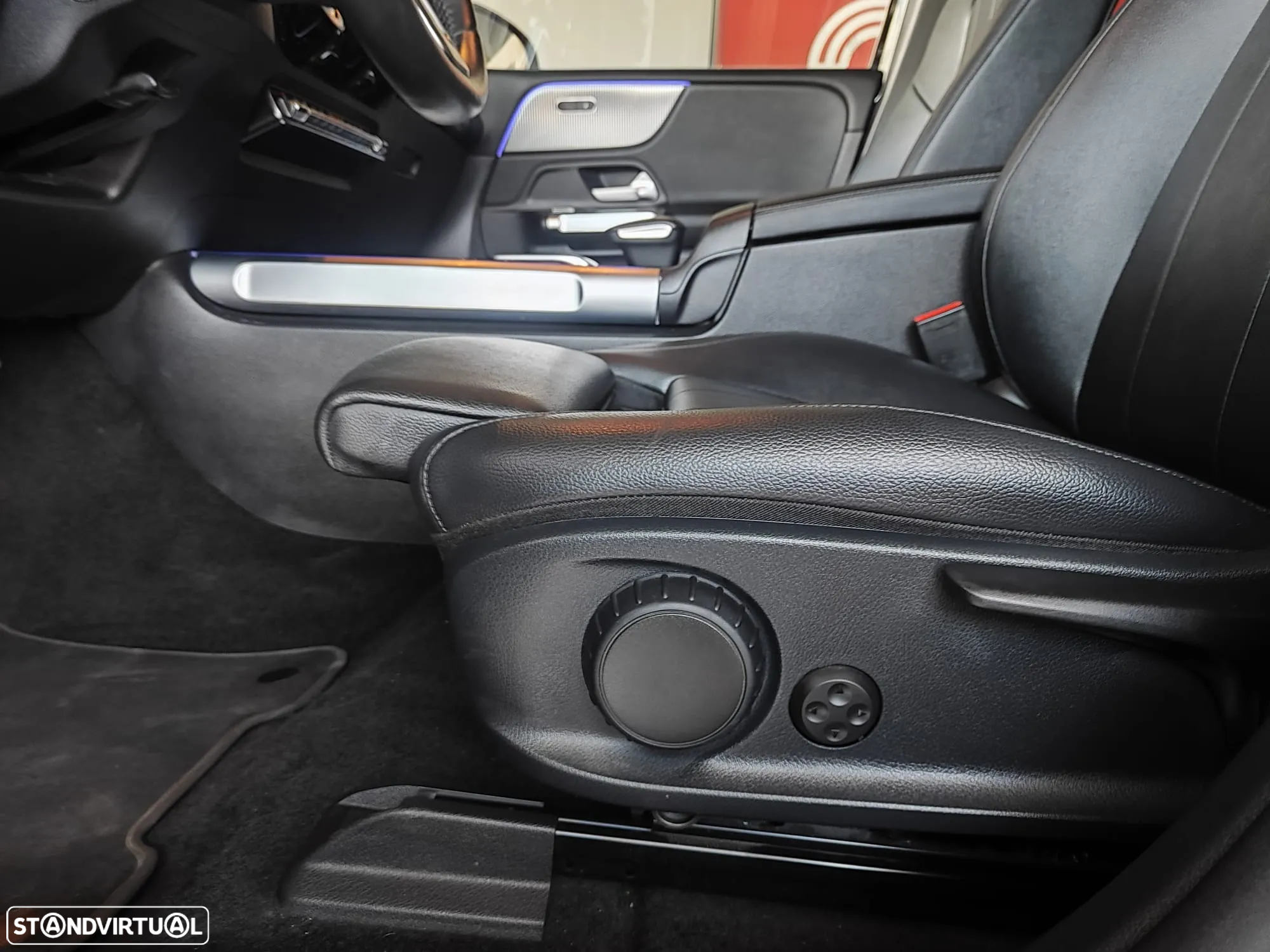 Mercedes-Benz EQB 300 4Matic Progressive - 25