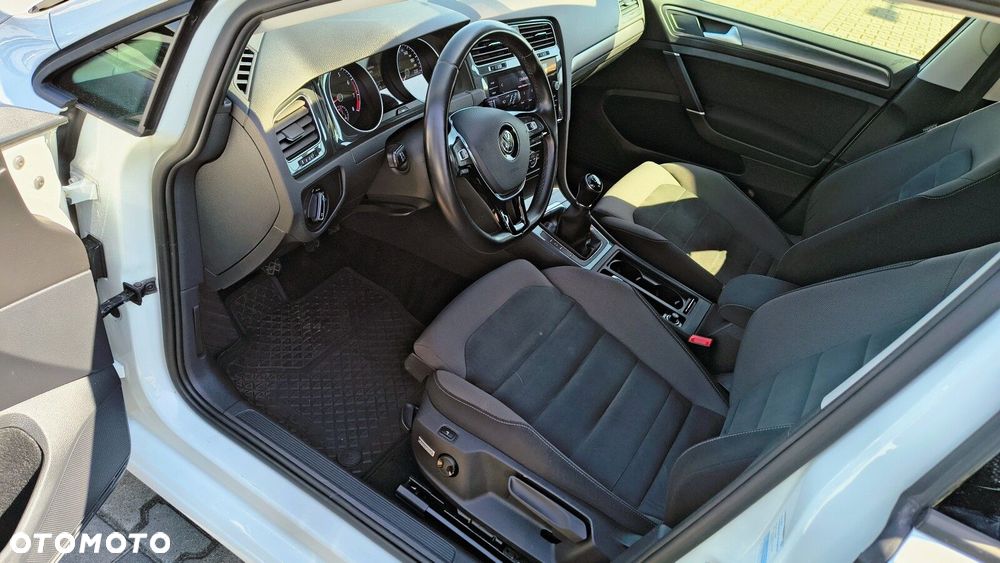 Volkswagen Golf Variant - 10
