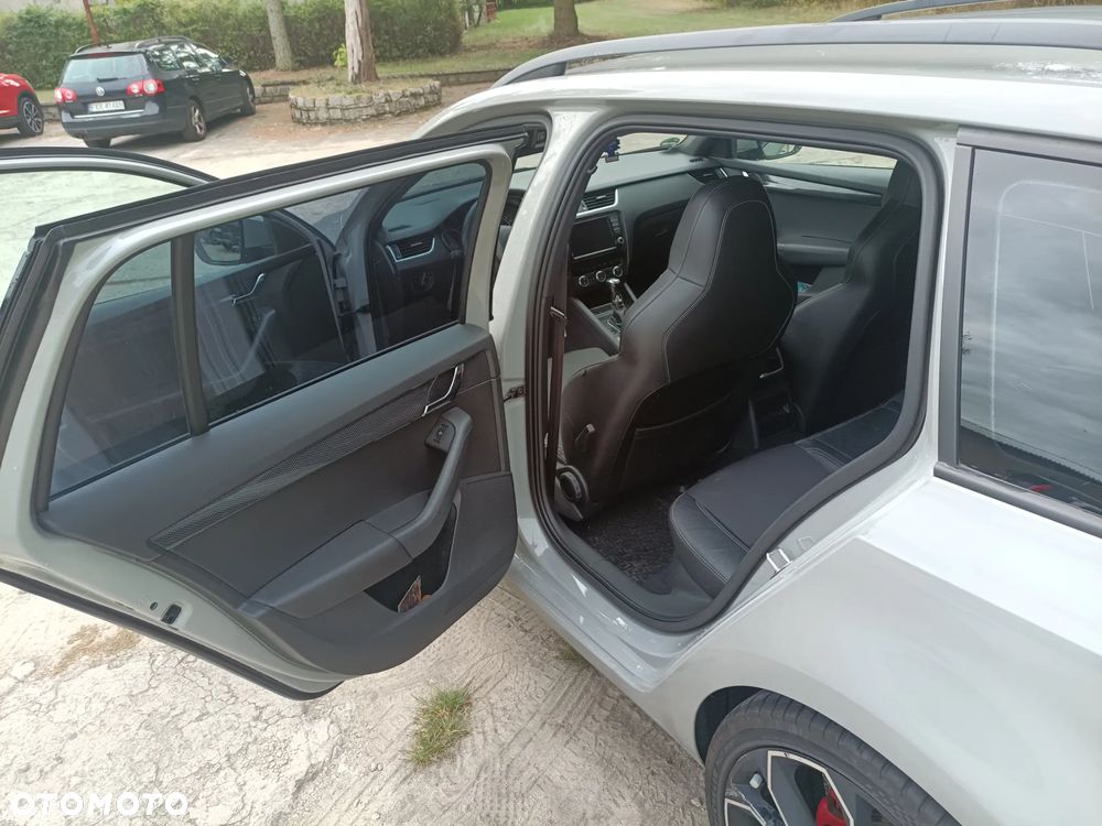 Skoda Octavia 2.0 TDI RS DSG - 7