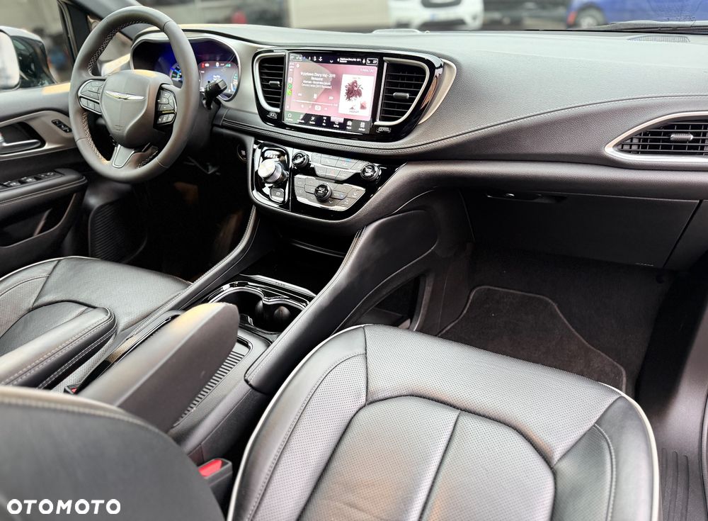 Chrysler Pacifica - 22