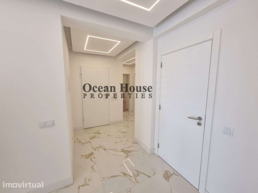 Apartamento T2 renovado com vista mar e garagem - Quarteira - Grande imagem: 2/24