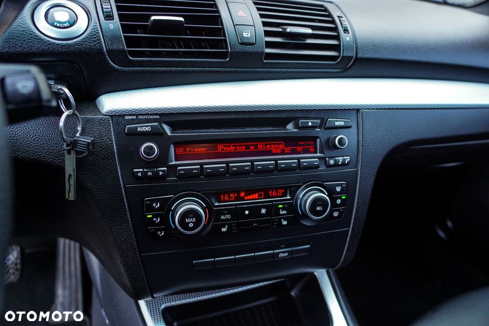 BMW Seria 1 120d - 38