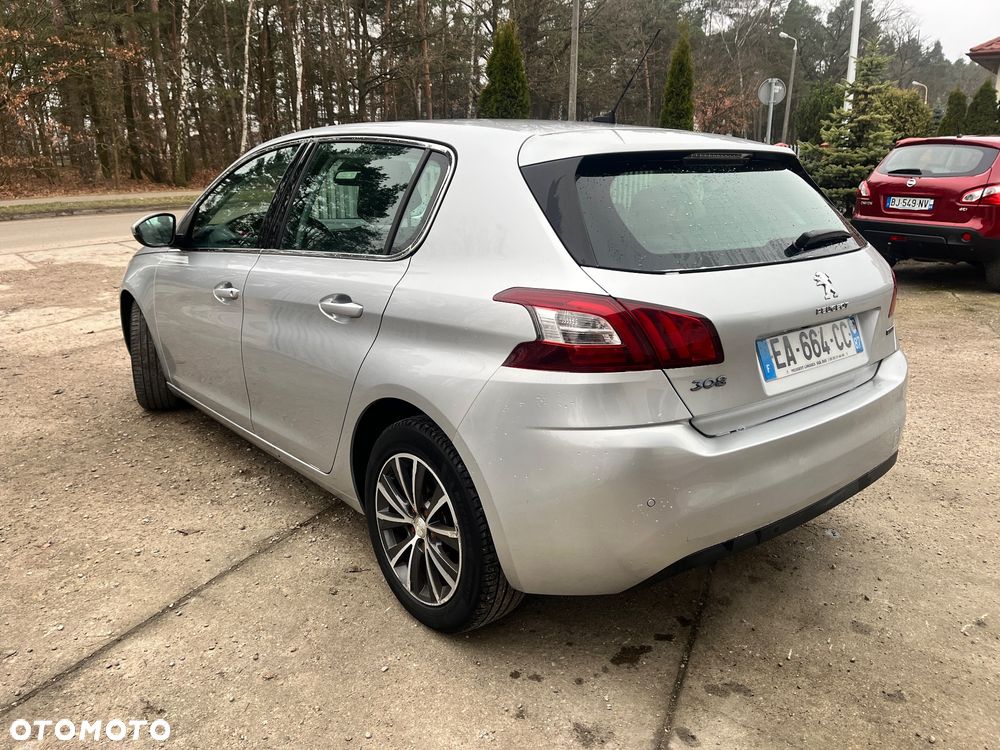Peugeot 308 1.2 PureTech Allure S&S - 3