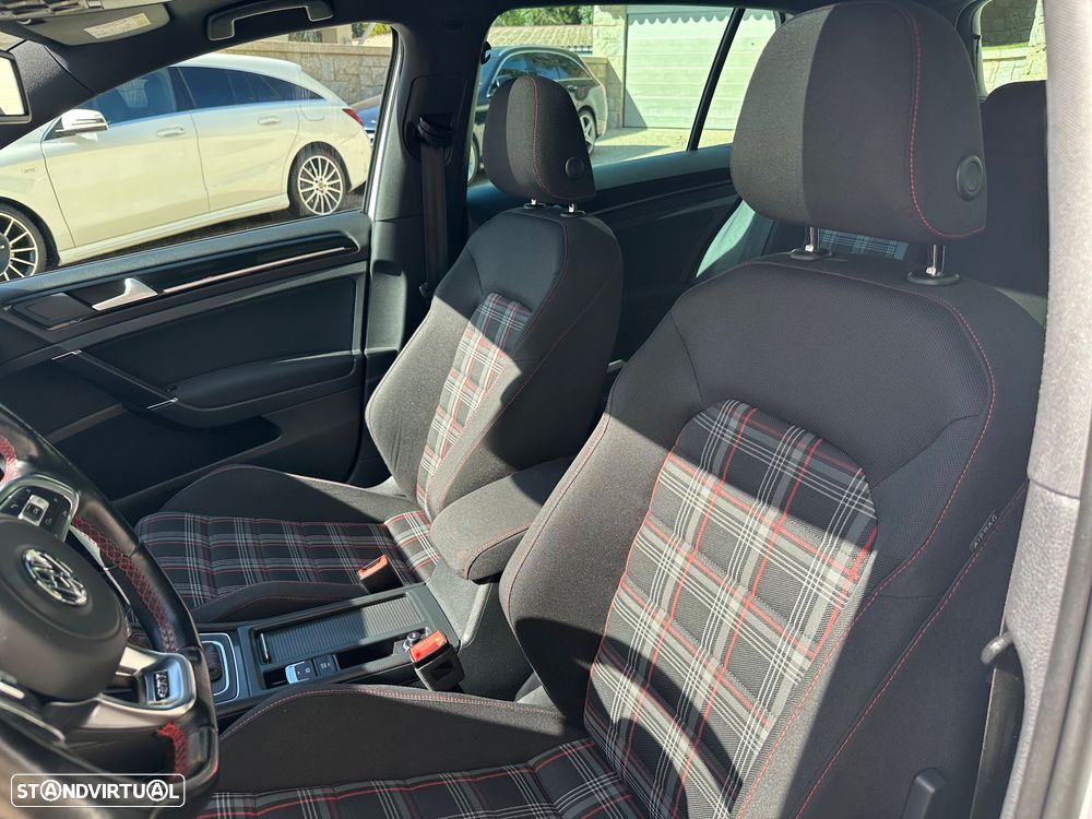 VW Golf 2.0 TSi GTi DSG Performance - 20