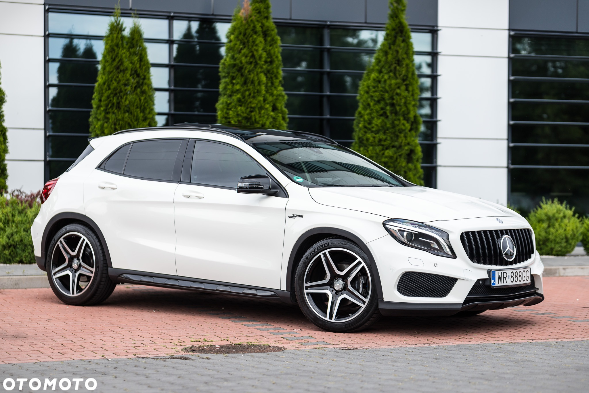 Mercedes-Benz GLA 200 7G-DCT AMG Line - 3