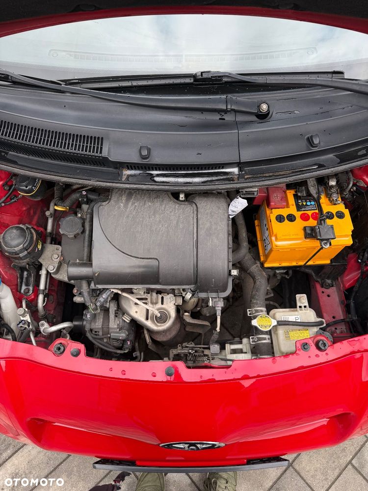 Toyota Yaris - 12