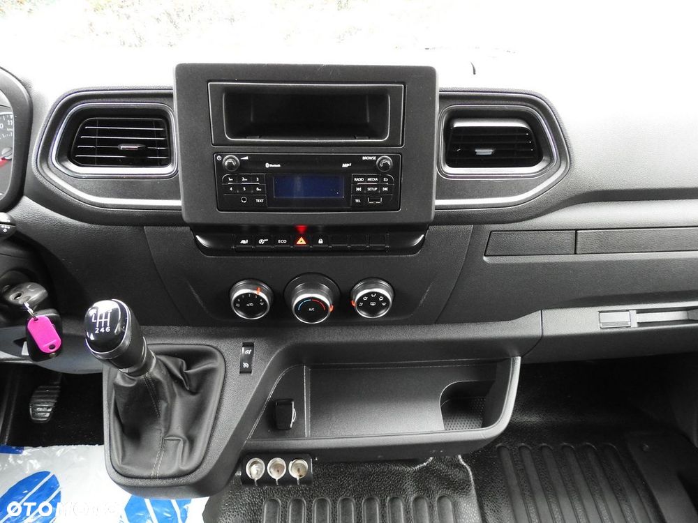 Renault MASTER PLANDEKA 8 PALET TEMPOMAT KLIMATYZACJA LEDY  165KM - 33