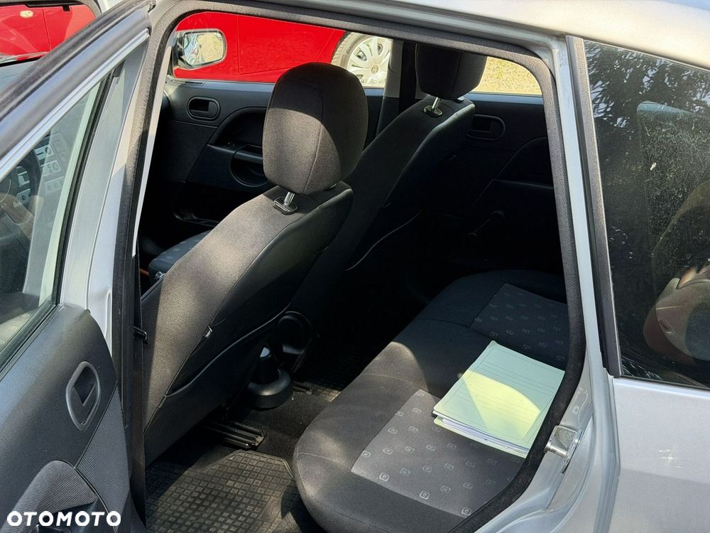 Ford Fiesta - 12