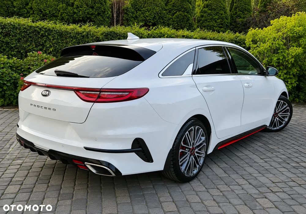 Kia ProCeed - 10