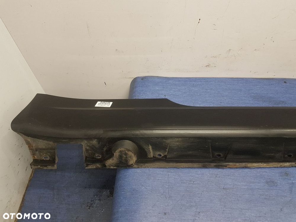 BMW 6 E63 NAKŁADKA NA PRÓG PRAWA PLASTIK - 6