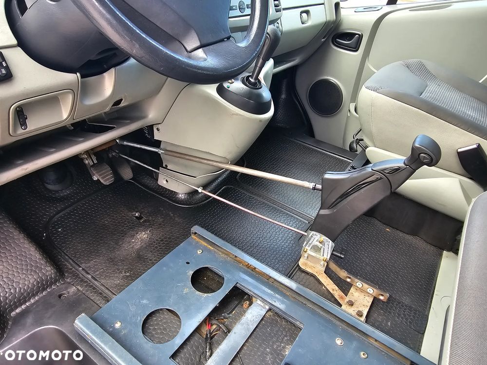 Opel Vivaro - 32