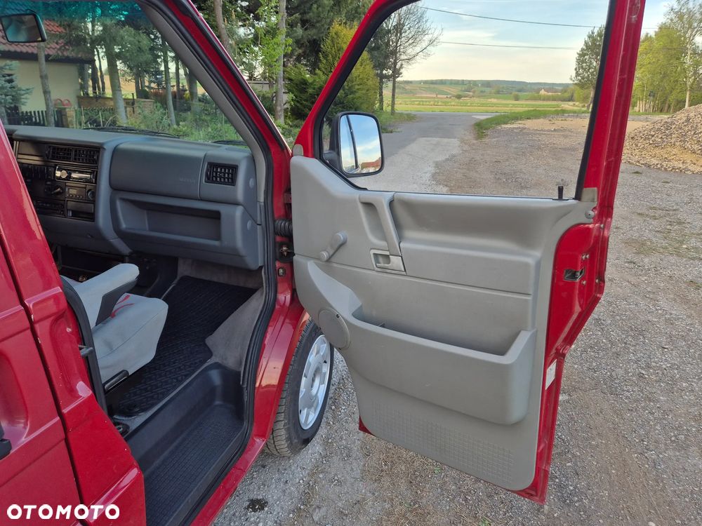 Volkswagen Multivan Standard - 26