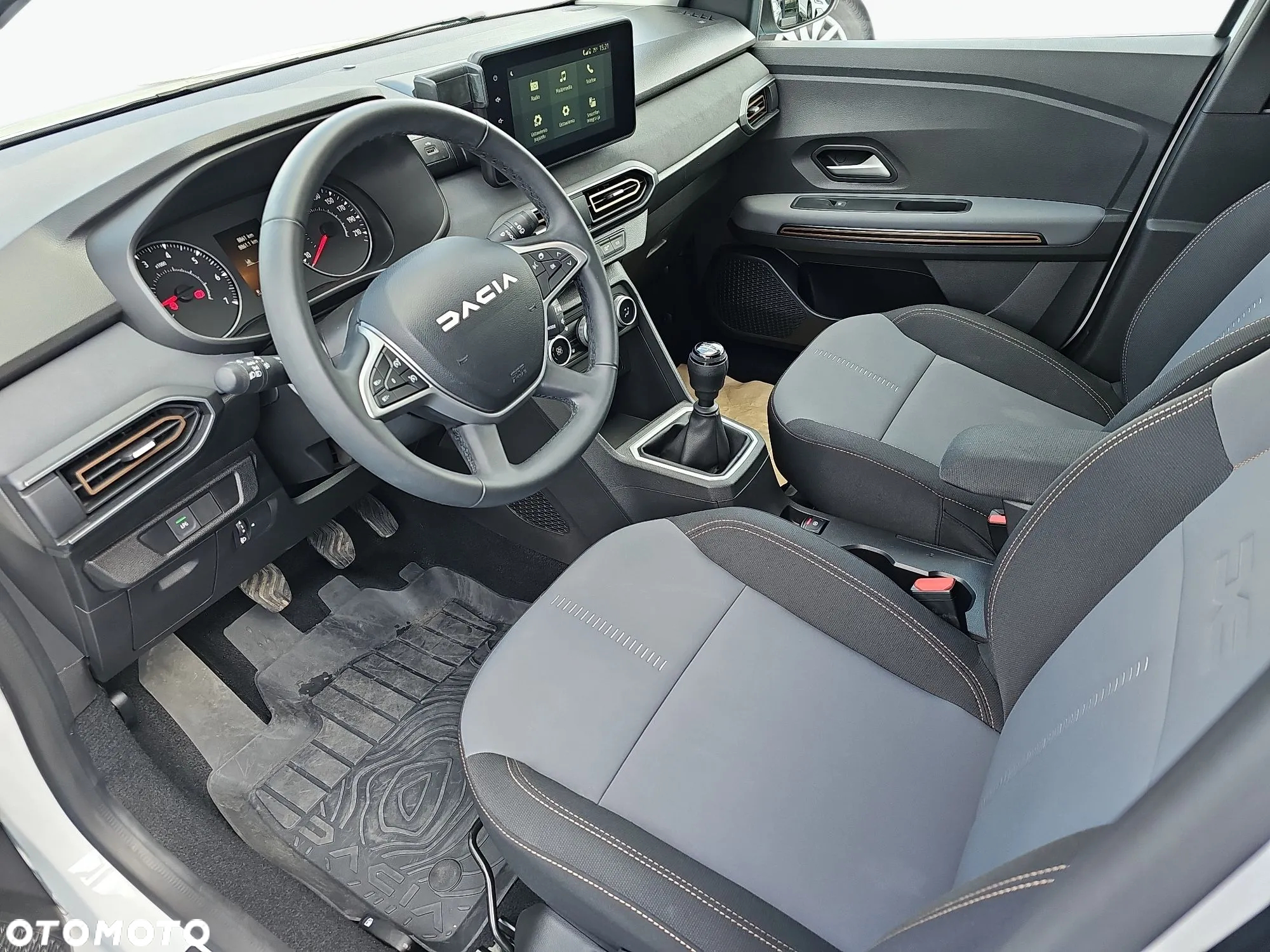 Dacia Sandero - 10
