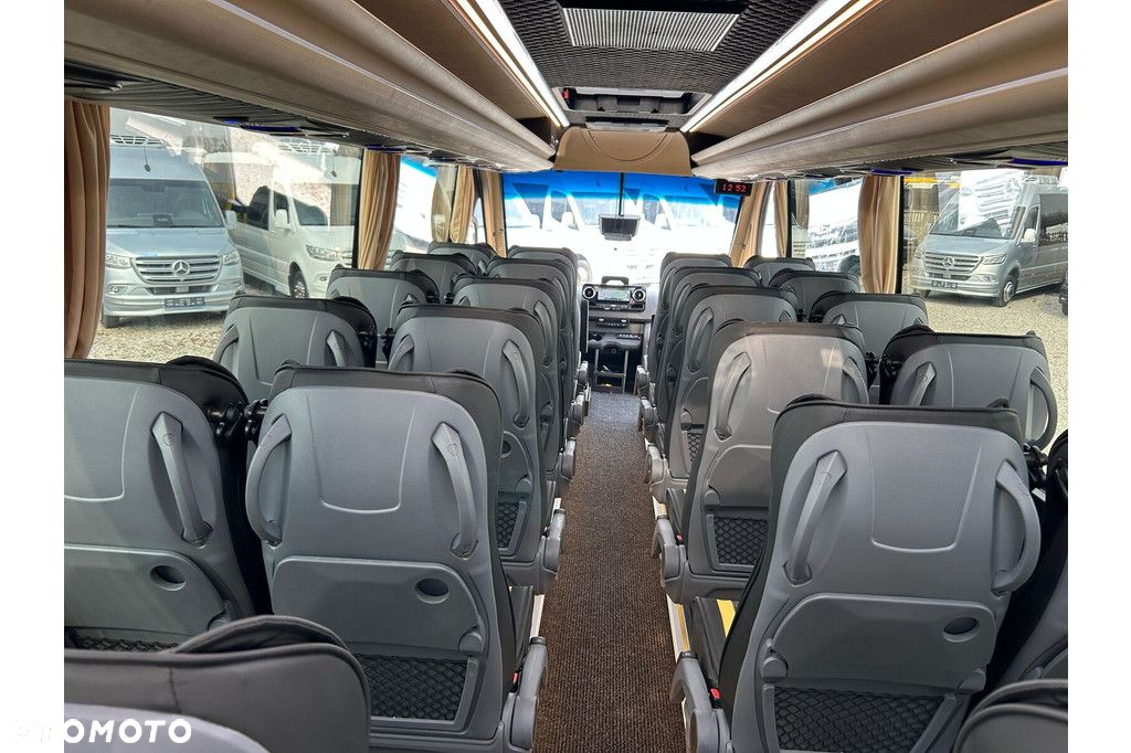 Mercedes-Benz Sprinter 519 - 23
