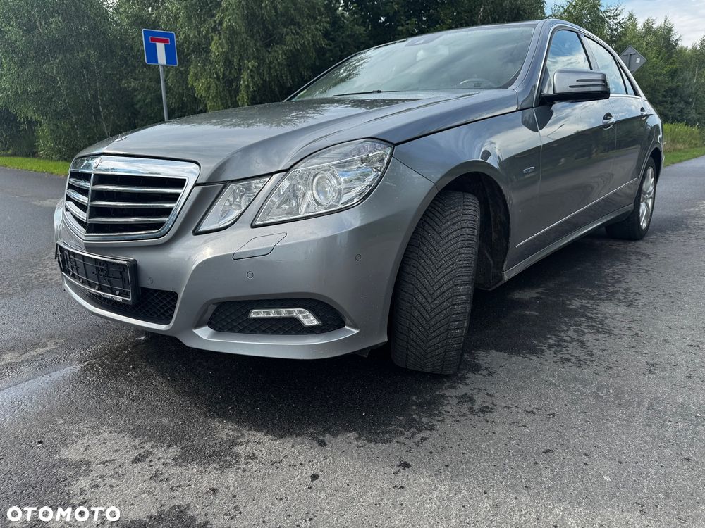 Mercedes-Benz Klasa E 350 CDI DPF 4Matic BlueEFFICIENCY 7G-TRONIC Avantgarde - 2