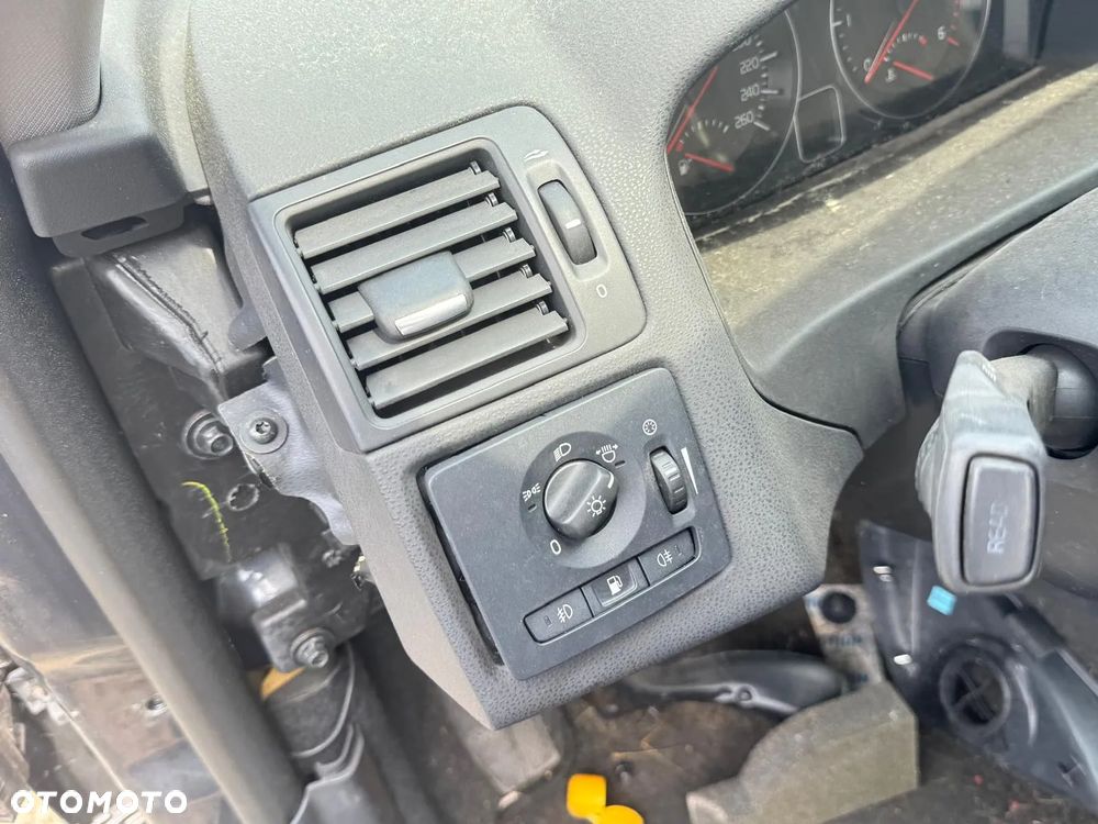 VOLVO V50 2012 POJ. 2.0 Diesel 150 KM - samochód cały na CZĘŚCI - 10