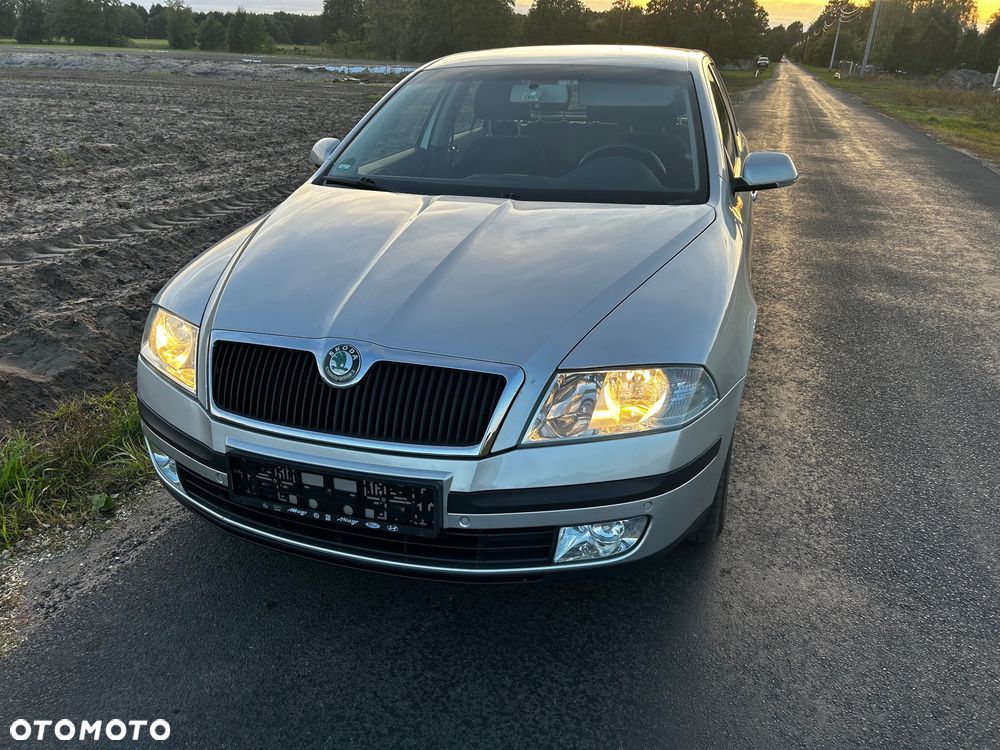 Skoda Octavia 1.6 FSI Ambiente - 24