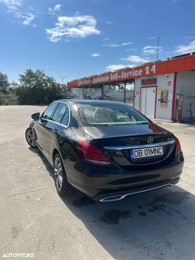 Mercedes-Benz C - 9