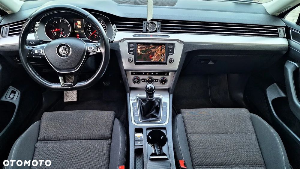 Volkswagen Passat 1.8 TSI BMT Comfortline - 9