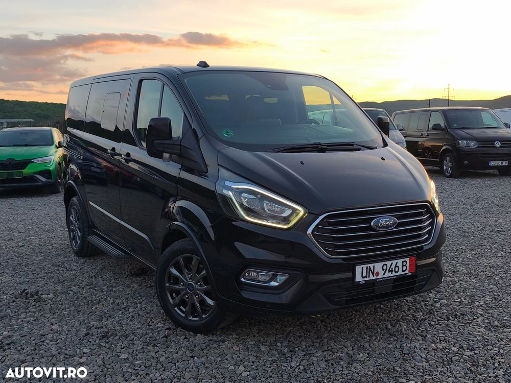 Ford Tourneo Custom - 13