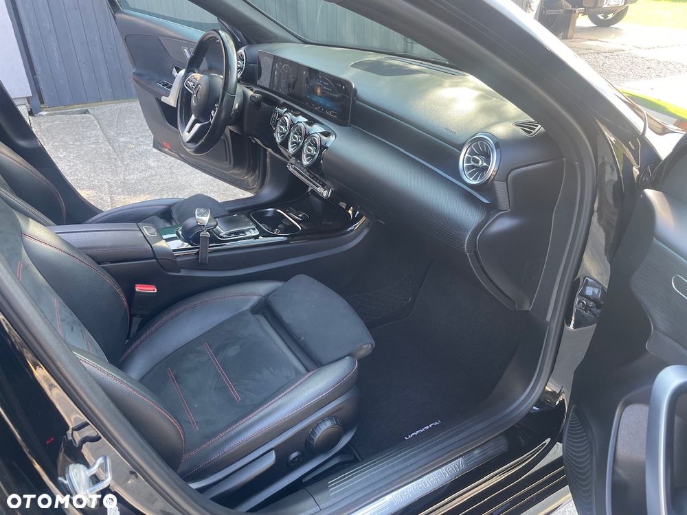 Mercedes-Benz Klasa A 220 4-Matic AMG Line 7G-DCT - 16
