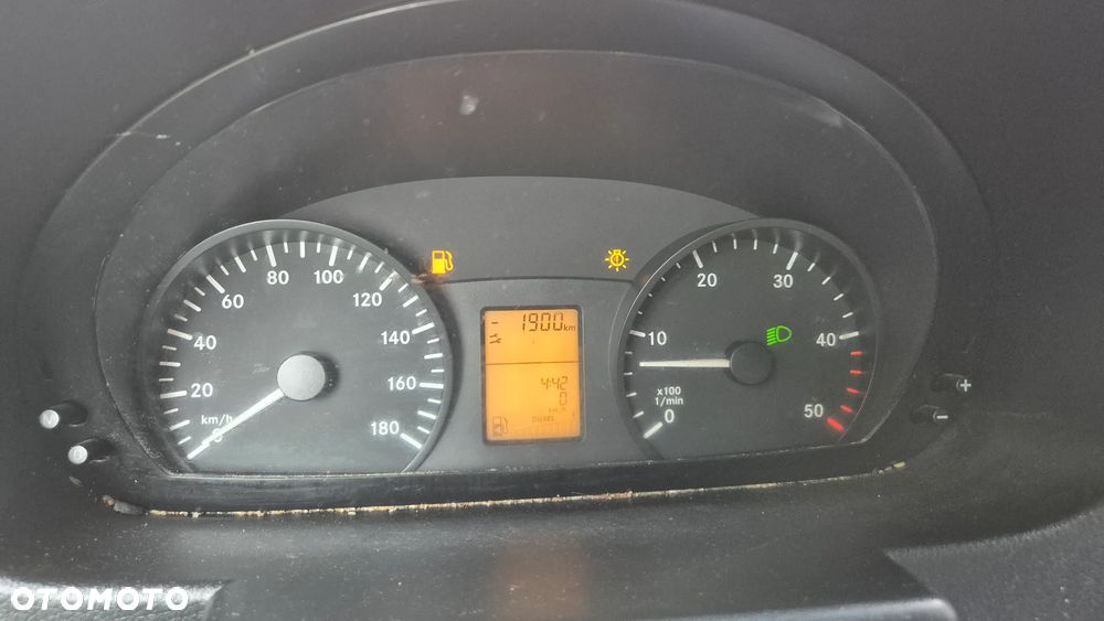 Mercedes-Benz Sprinter - 10