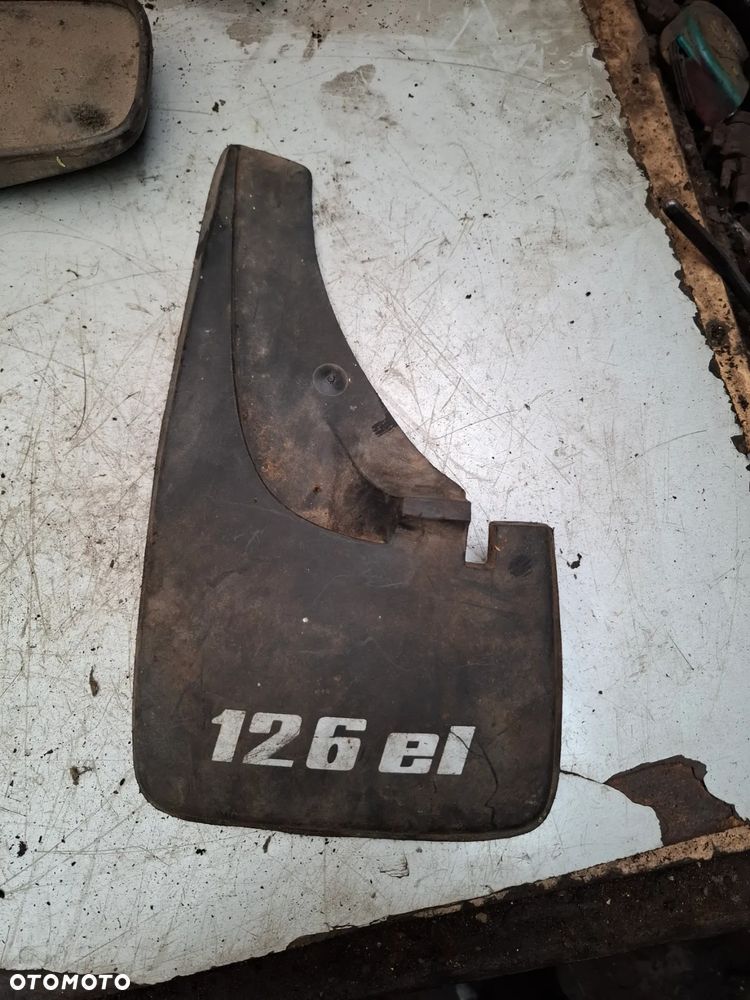 FIAT 126p maluch CHLAPACZ TYŁ LEWY - 1