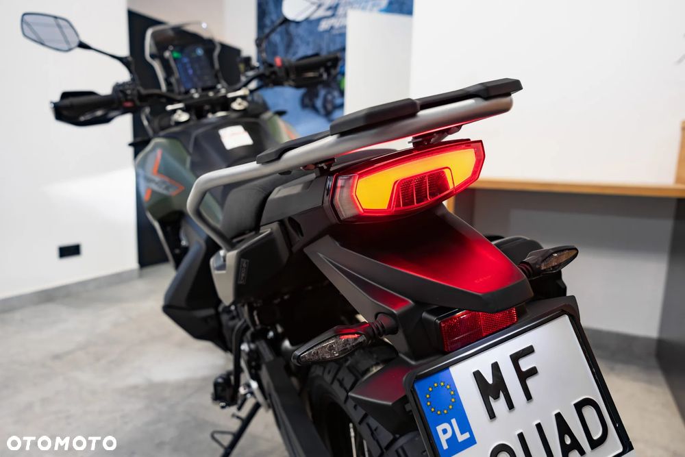 CFMoto MT-X - 18