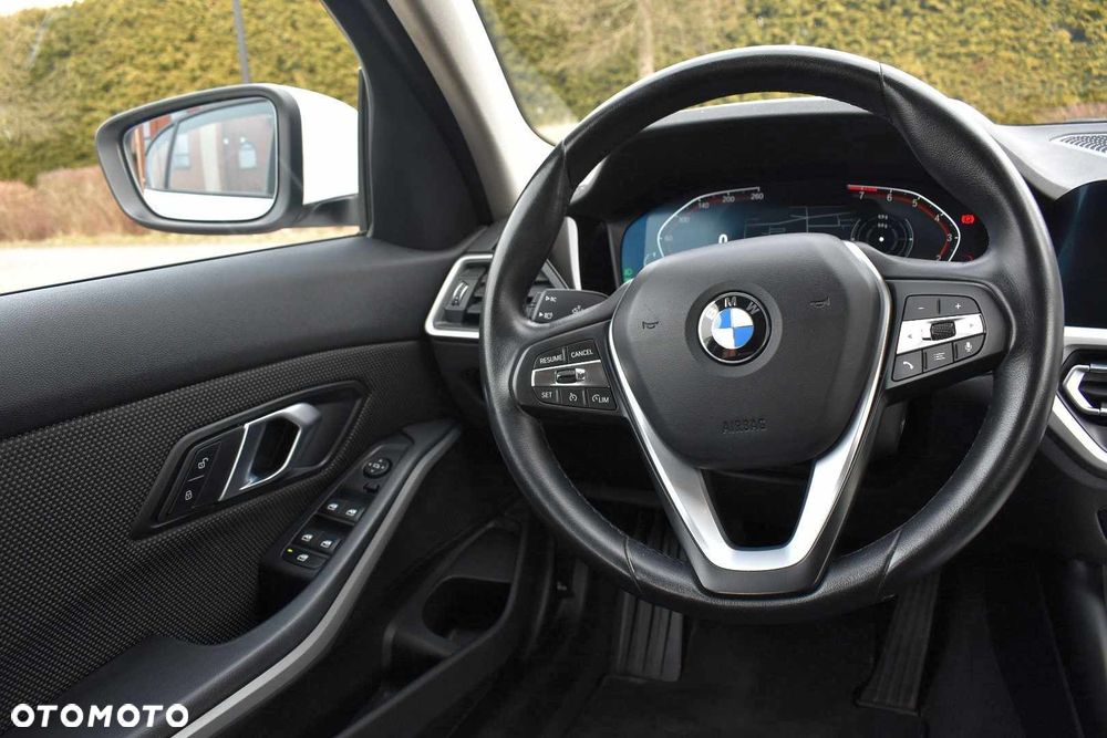 BMW Seria 3 318i Advantage - 9