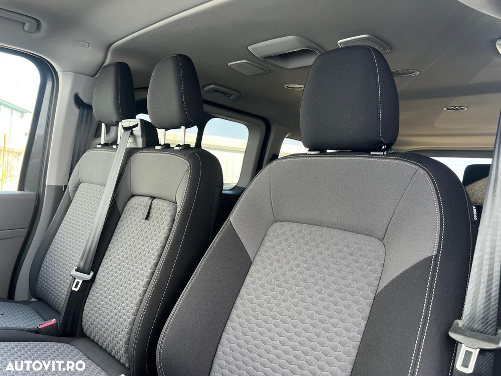 Volkswagen Caravelle - 7