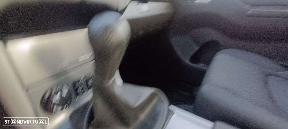 Nissan Navara 2.5 dCi KC SE 4WD - 23