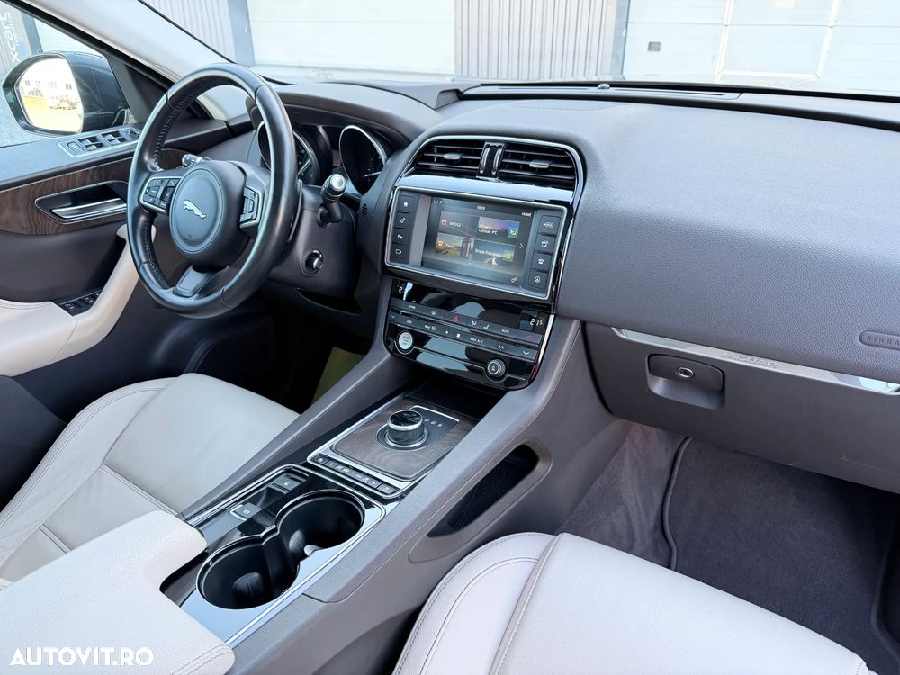 Jaguar F-Pace 30d AWD Prestige - 6