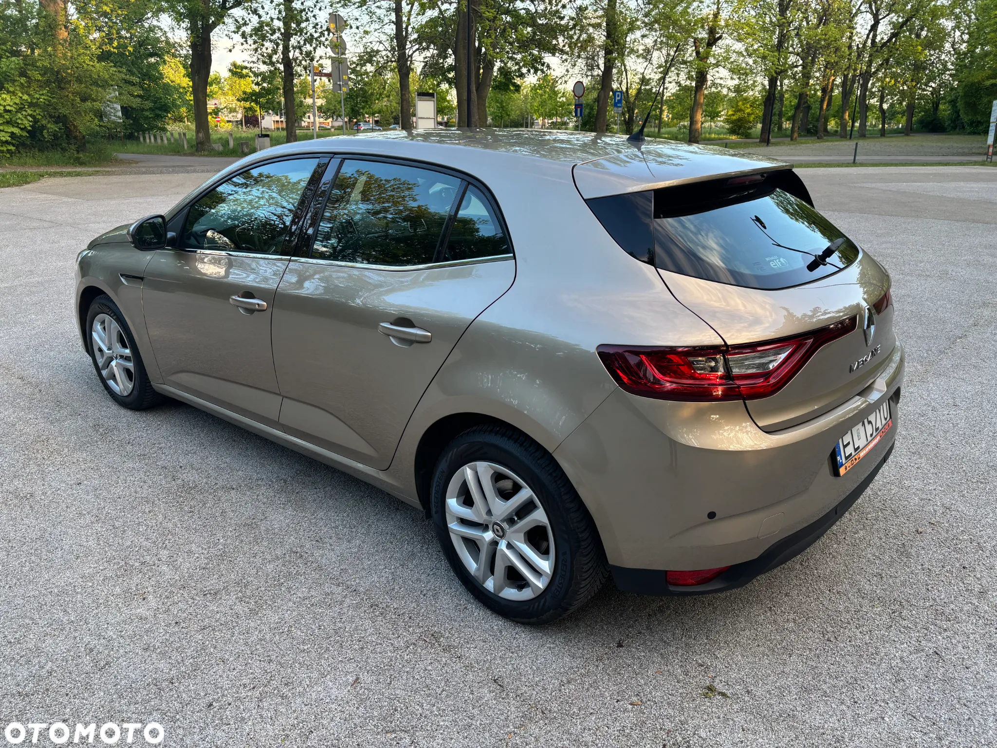 Renault Megane 1.6 SCe Zen - 4