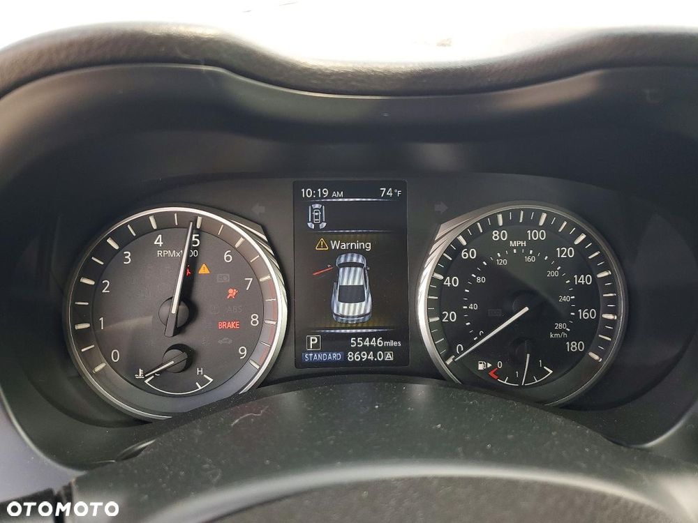 Infiniti Q60 - 10