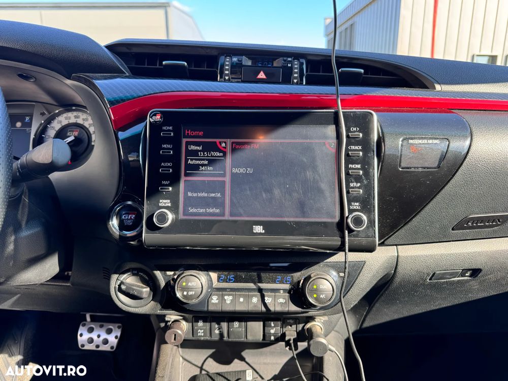 Toyota Hilux 2.8D 204CP 4x4 Double Cab AT GR Sport - 17
