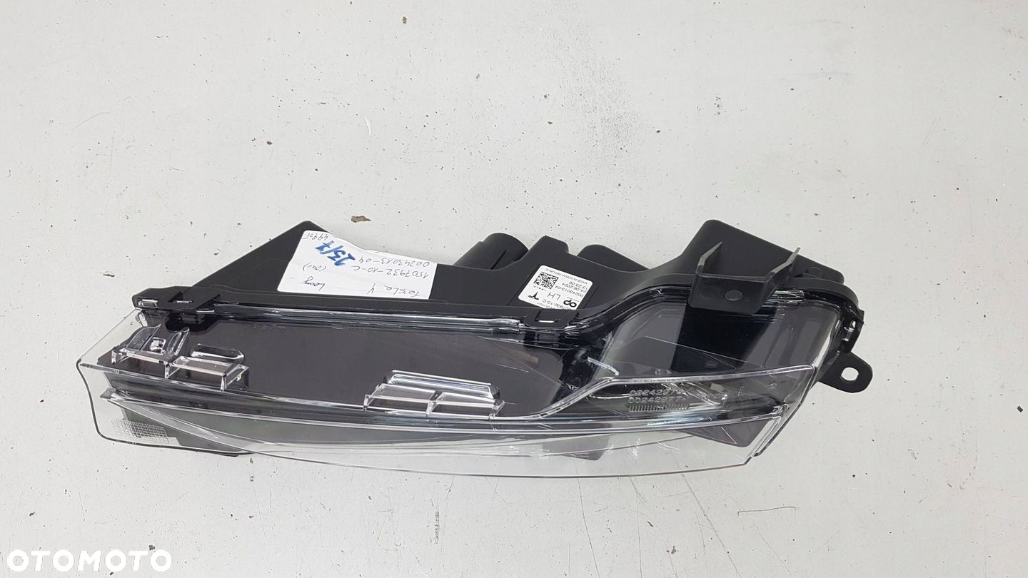 Tesla Model Y HALOGEN LED DRL LEWY - 3