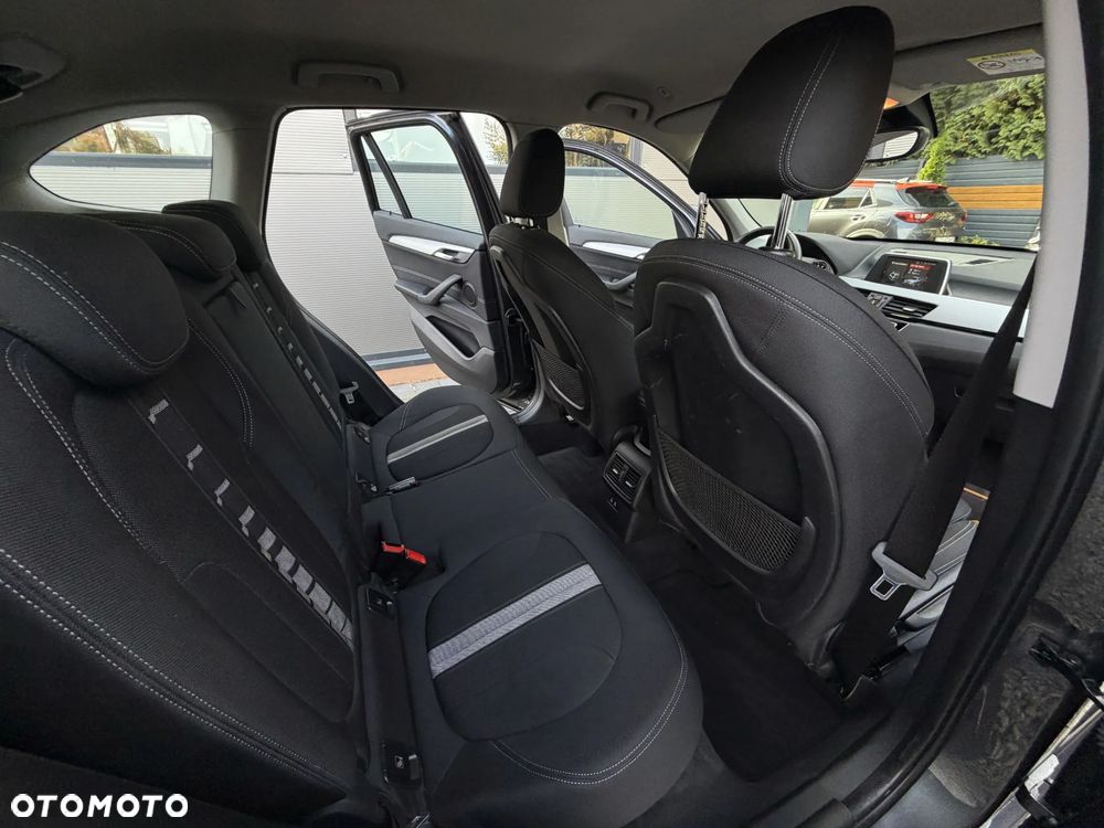 BMW X1 sDrive20i Advantage - 17