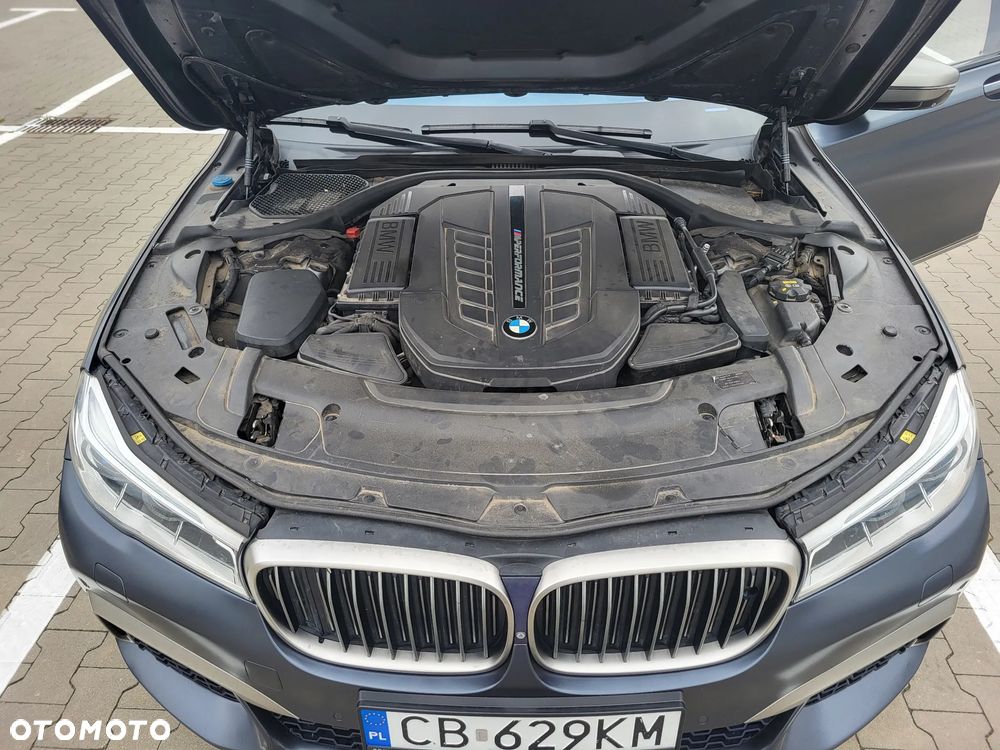 BMW Seria 7 M760Li xDrive - 24