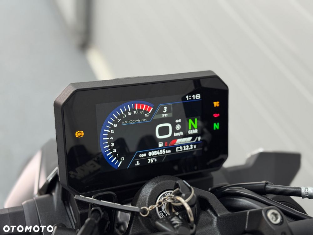 Suzuki GSX - 24