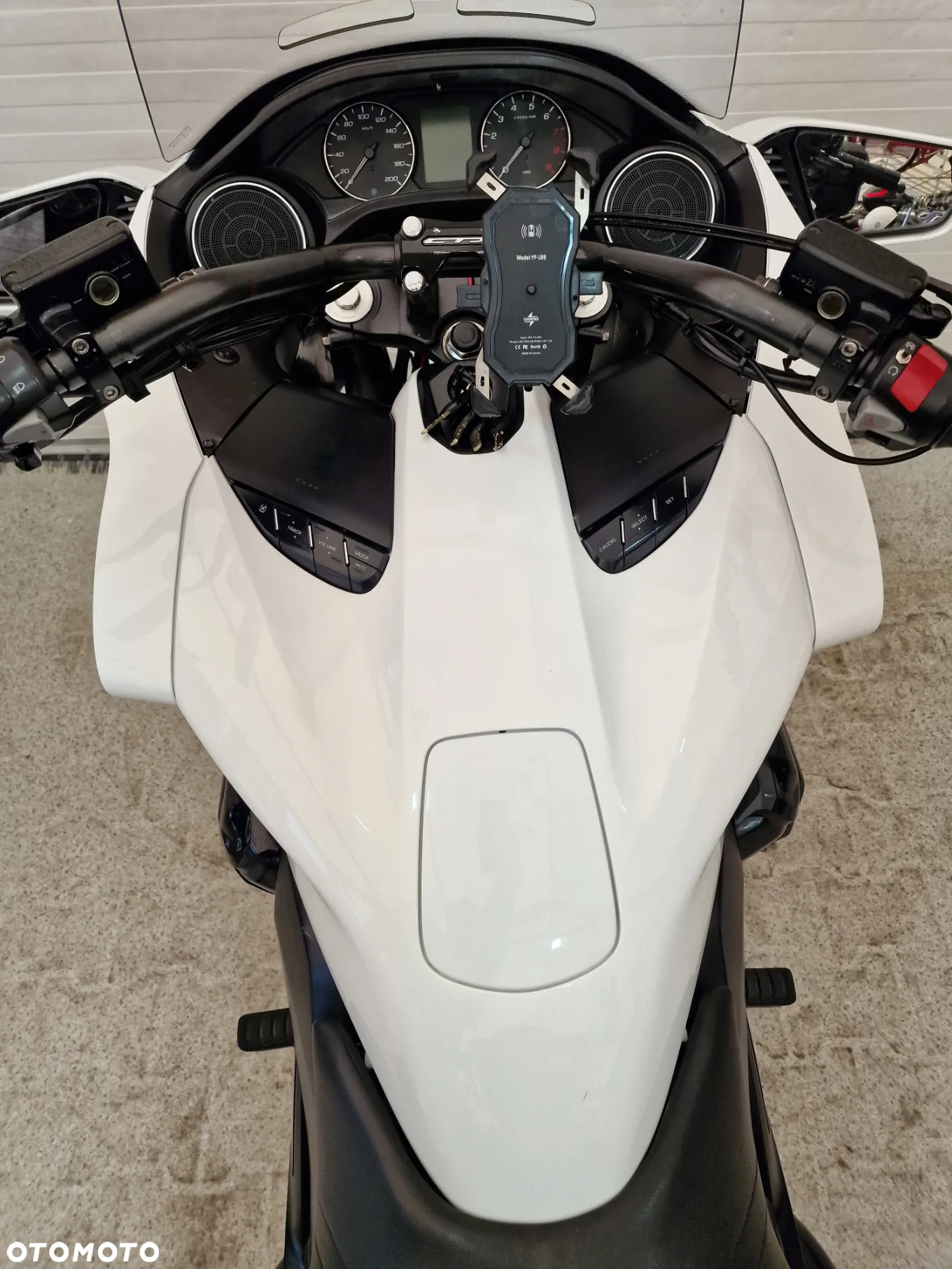 Honda CTX - 27