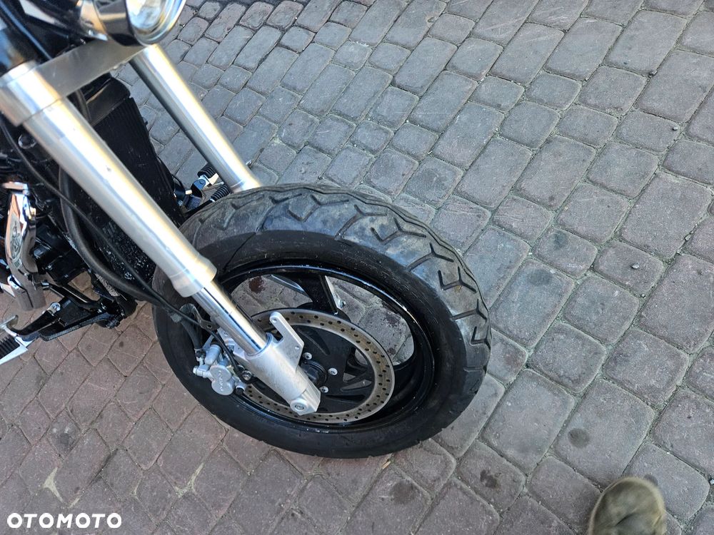 Suzuki VL 800 Volusia - Boulevard C50 - 5