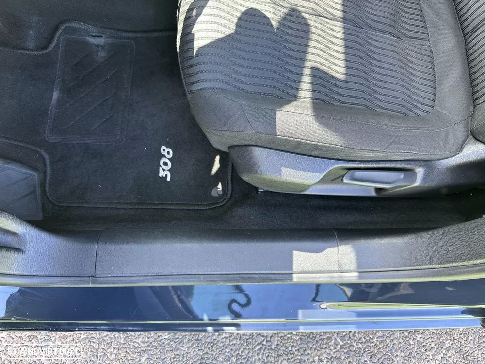 Peugeot 308 - 35